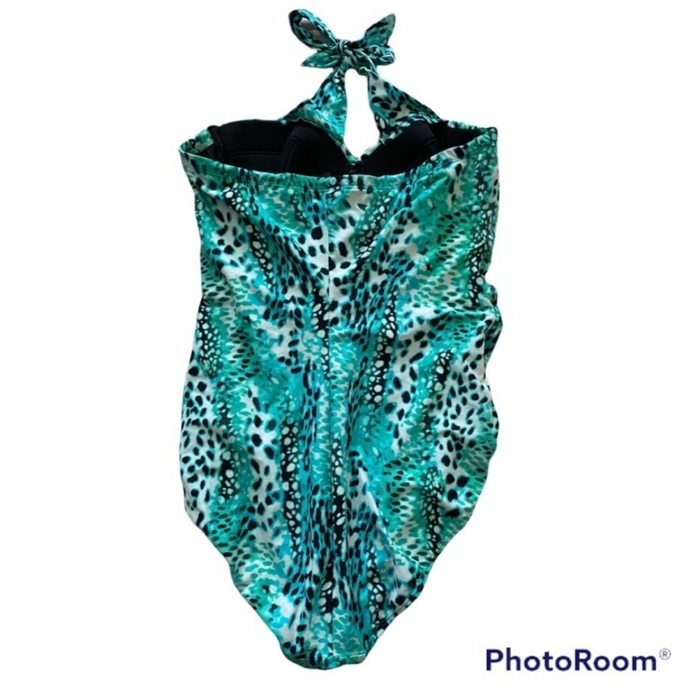 * Swimsuit - Picture 2 of 3